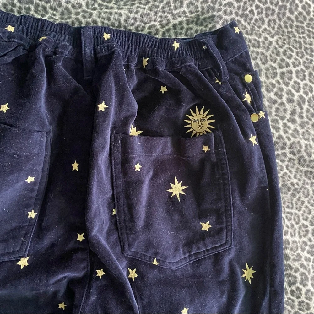 Free People Meadows Cassia Trousers Blue Velvet
Pants Celestial Star Moon 28 NWT - Picture 7 of 14